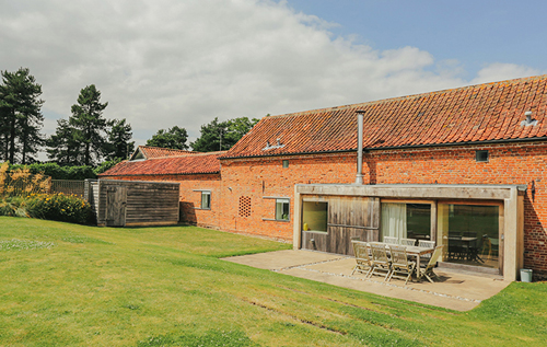 Hall Barn exterior. Photo: Quaker Barns