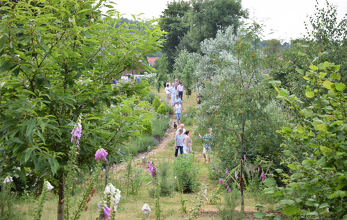 Photos: '© Jeremy Smith