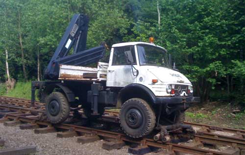 The Mercedes-Benz Unimog 406 before work started.